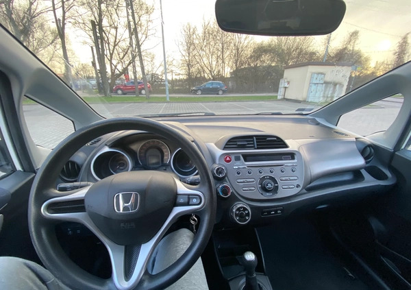 Honda Jazz cena 16300 przebieg: 164461, rok produkcji 2008 z Milanówek małe 46